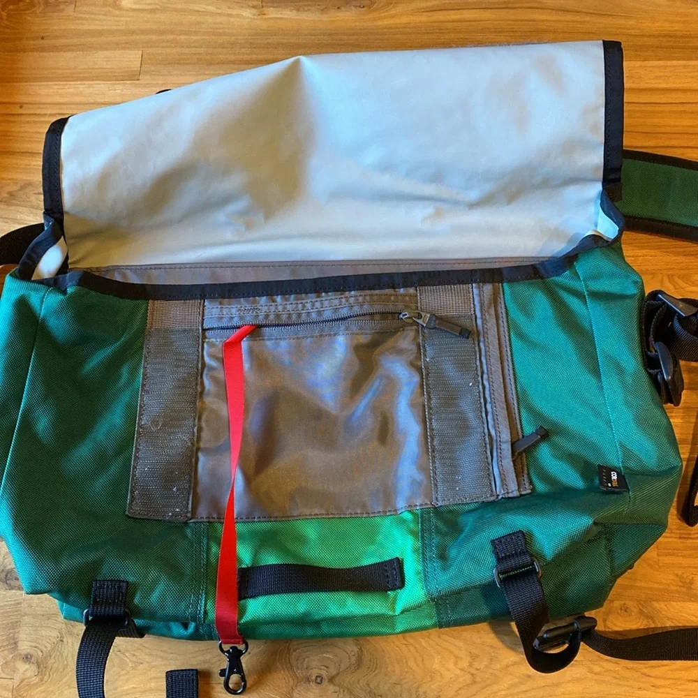 Timbuk2 messenger bag GUC - Picture 5 of 10